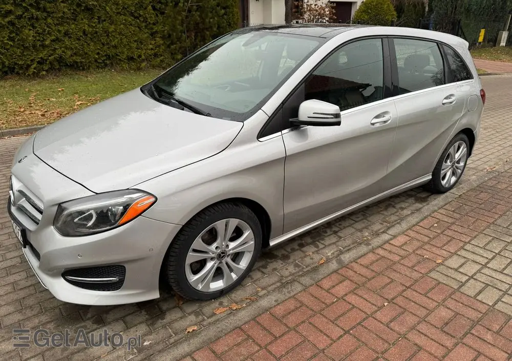 MERCEDES-BENZ Klasa B 250 4Matic 7G-DCT UrbanStyle Edition