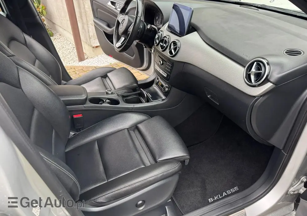 MERCEDES-BENZ Klasa B 250 4Matic 7G-DCT UrbanStyle Edition