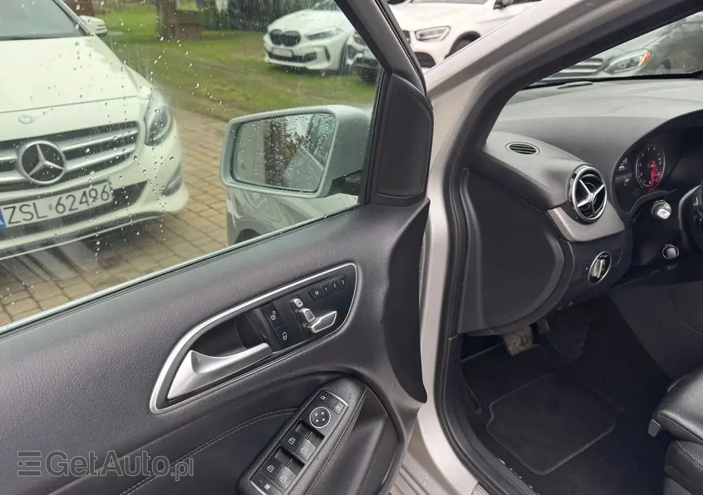 MERCEDES-BENZ Klasa B 250 4Matic 7G-DCT UrbanStyle Edition