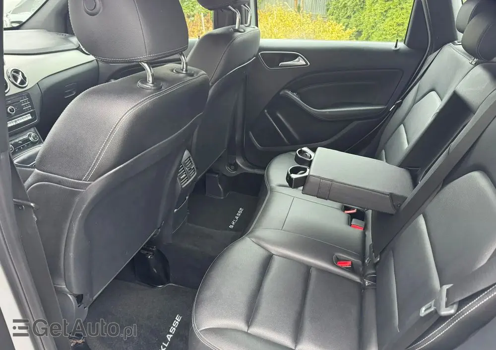 MERCEDES-BENZ Klasa B 250 4Matic 7G-DCT UrbanStyle Edition