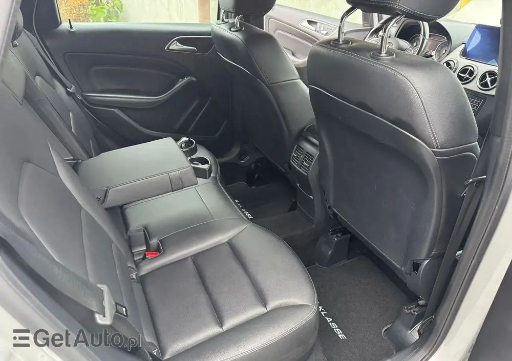 MERCEDES-BENZ Klasa B 250 4Matic 7G-DCT UrbanStyle Edition