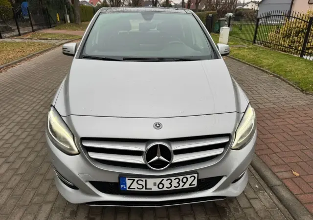 MERCEDES-BENZ Klasa B 250 4Matic 7G-DCT UrbanStyle Edition