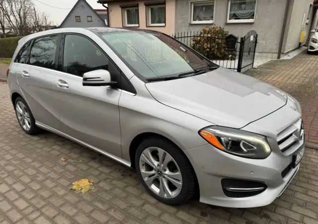 MERCEDES-BENZ Klasa B 250 4Matic 7G-DCT UrbanStyle Edition