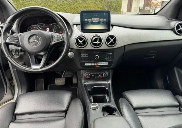 MERCEDES-BENZ Klasa B 250 4Matic 7G-DCT UrbanStyle Edition