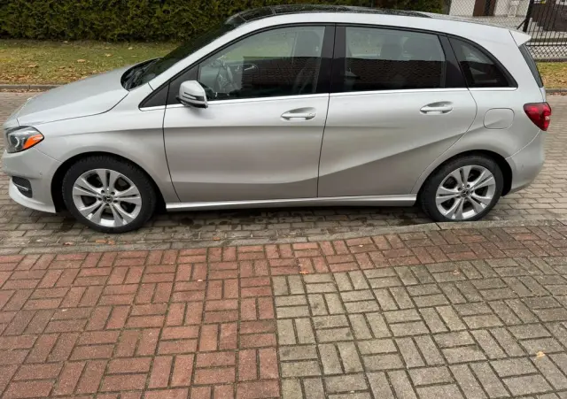 MERCEDES-BENZ Klasa B 250 4Matic 7G-DCT UrbanStyle Edition