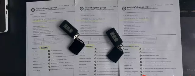 MITSUBISHI Outlander 