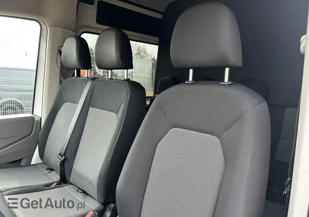 VOLKSWAGEN CRAFTER L2H2  2.0 TDI 7-osobowa brygadówka 