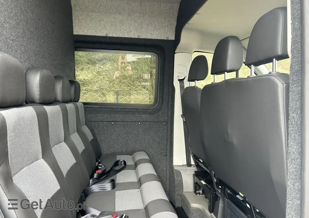 VOLKSWAGEN CRAFTER L2H2  2.0 TDI 7-osobowa brygadówka 
