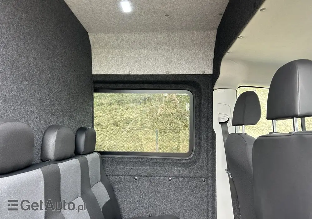 VOLKSWAGEN CRAFTER L2H2  2.0 TDI 7-osobowa brygadówka 