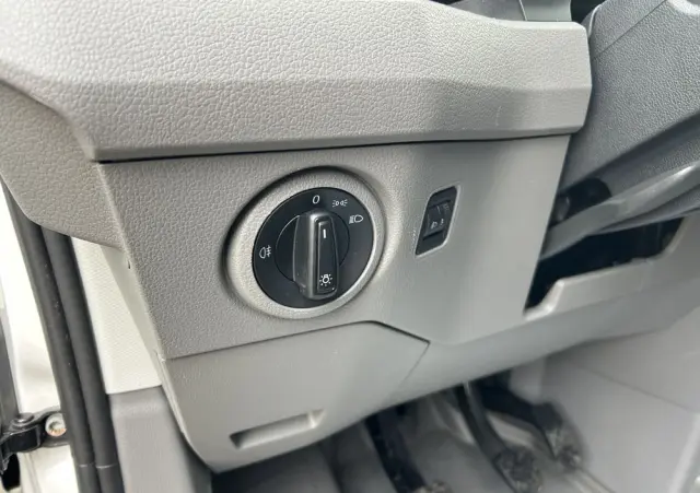 VOLKSWAGEN CRAFTER L2H2  2.0 TDI 7-osobowa brygadówka 