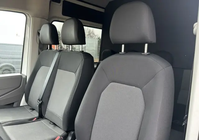 VOLKSWAGEN CRAFTER L2H2  2.0 TDI 7-osobowa brygadówka 