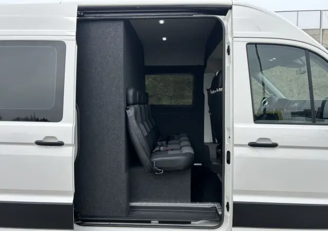 VOLKSWAGEN CRAFTER L2H2  2.0 TDI 7-osobowa brygadówka 