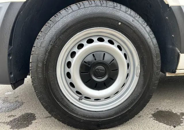 VOLKSWAGEN CRAFTER L2H2  2.0 TDI 7-osobowa brygadówka 