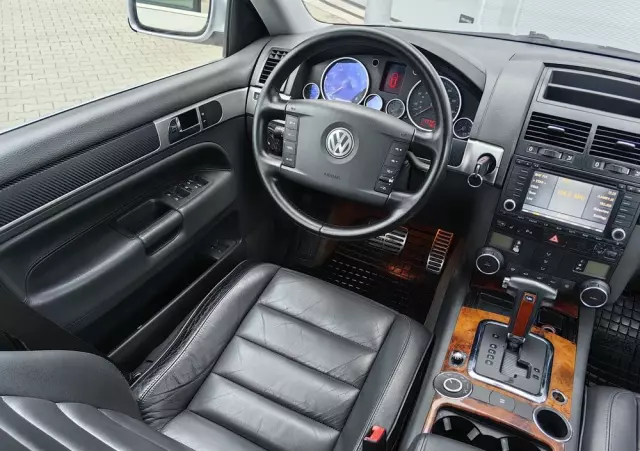VOLKSWAGEN Touareg 4.2 V8 Automatik