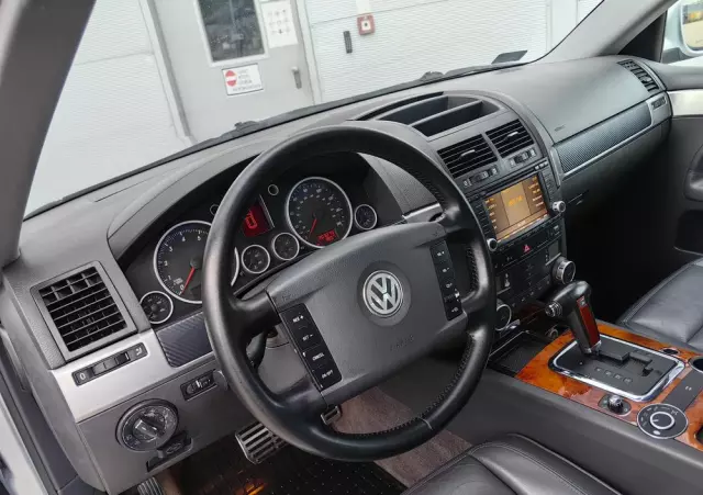 VOLKSWAGEN Touareg 4.2 V8 Automatik