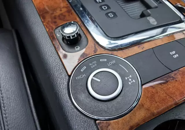 VOLKSWAGEN Touareg 4.2 V8 Automatik