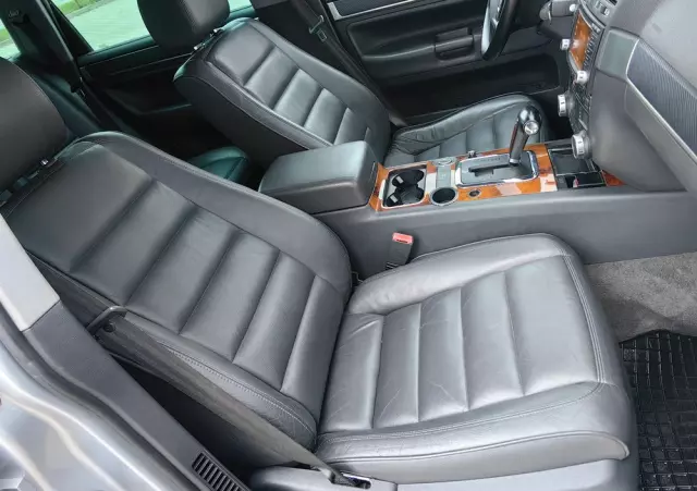 VOLKSWAGEN Touareg 4.2 V8 Automatik