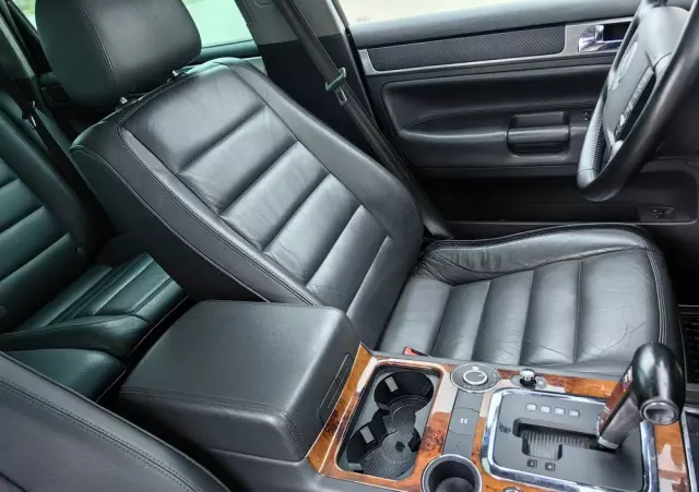 VOLKSWAGEN Touareg 4.2 V8 Automatik