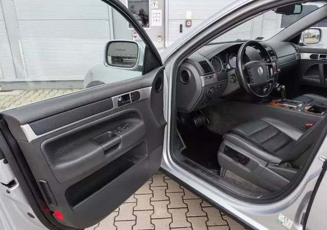 VOLKSWAGEN Touareg 4.2 V8 Automatik