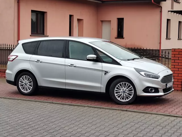 FORD S-Max Titanium