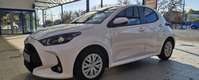 TOYOTA Yaris 
