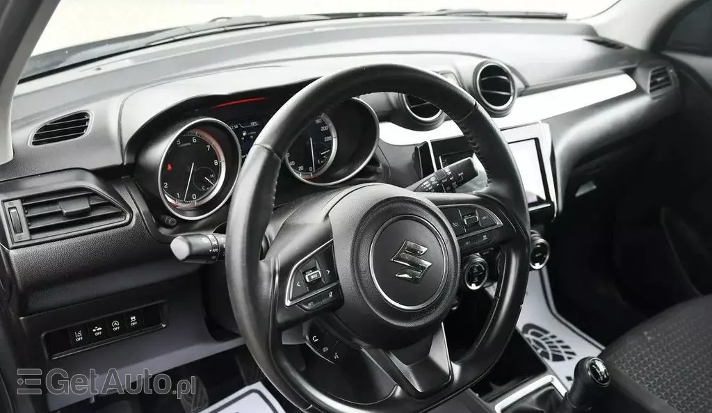 SUZUKI Swift 
