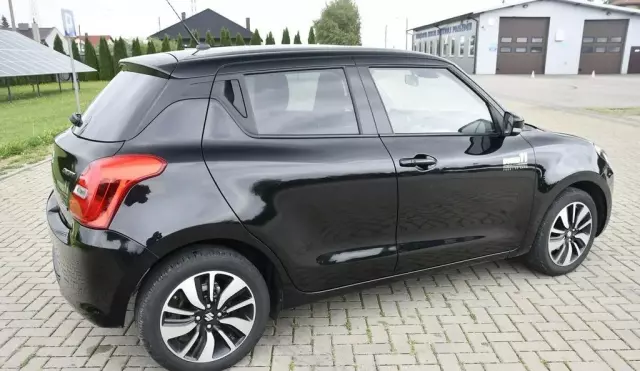 SUZUKI Swift 
