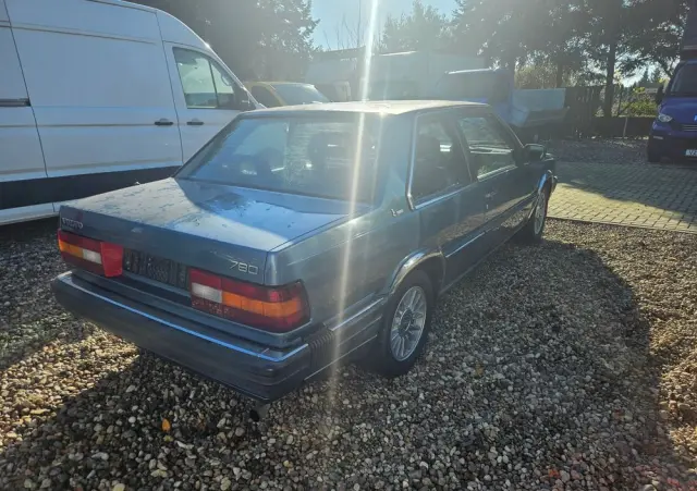 VOLVO 780 