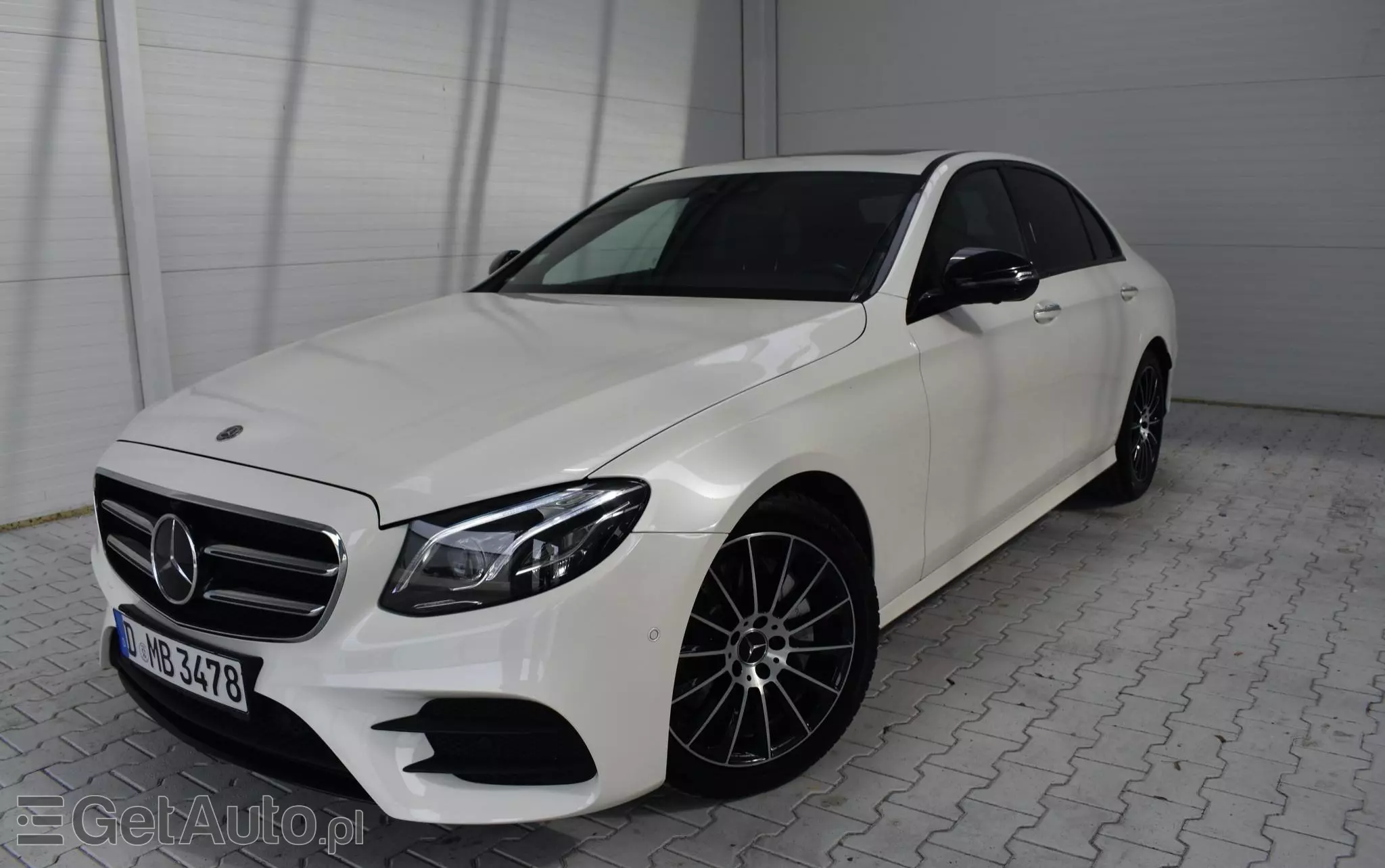 MERCEDES-BENZ Klasa E 220 d T 9G-TRONIC AMG Line