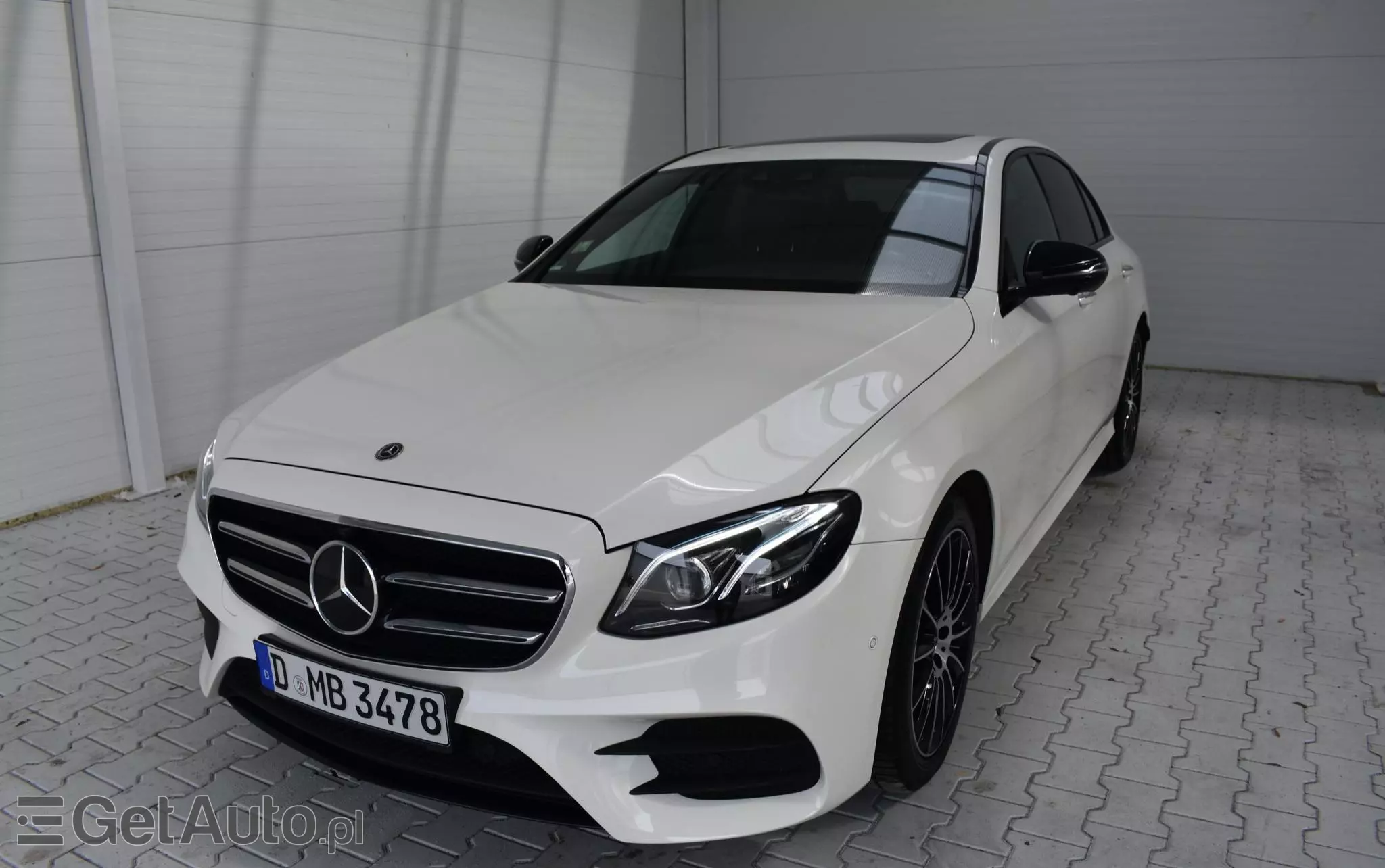 MERCEDES-BENZ Klasa E 220 d T 9G-TRONIC AMG Line