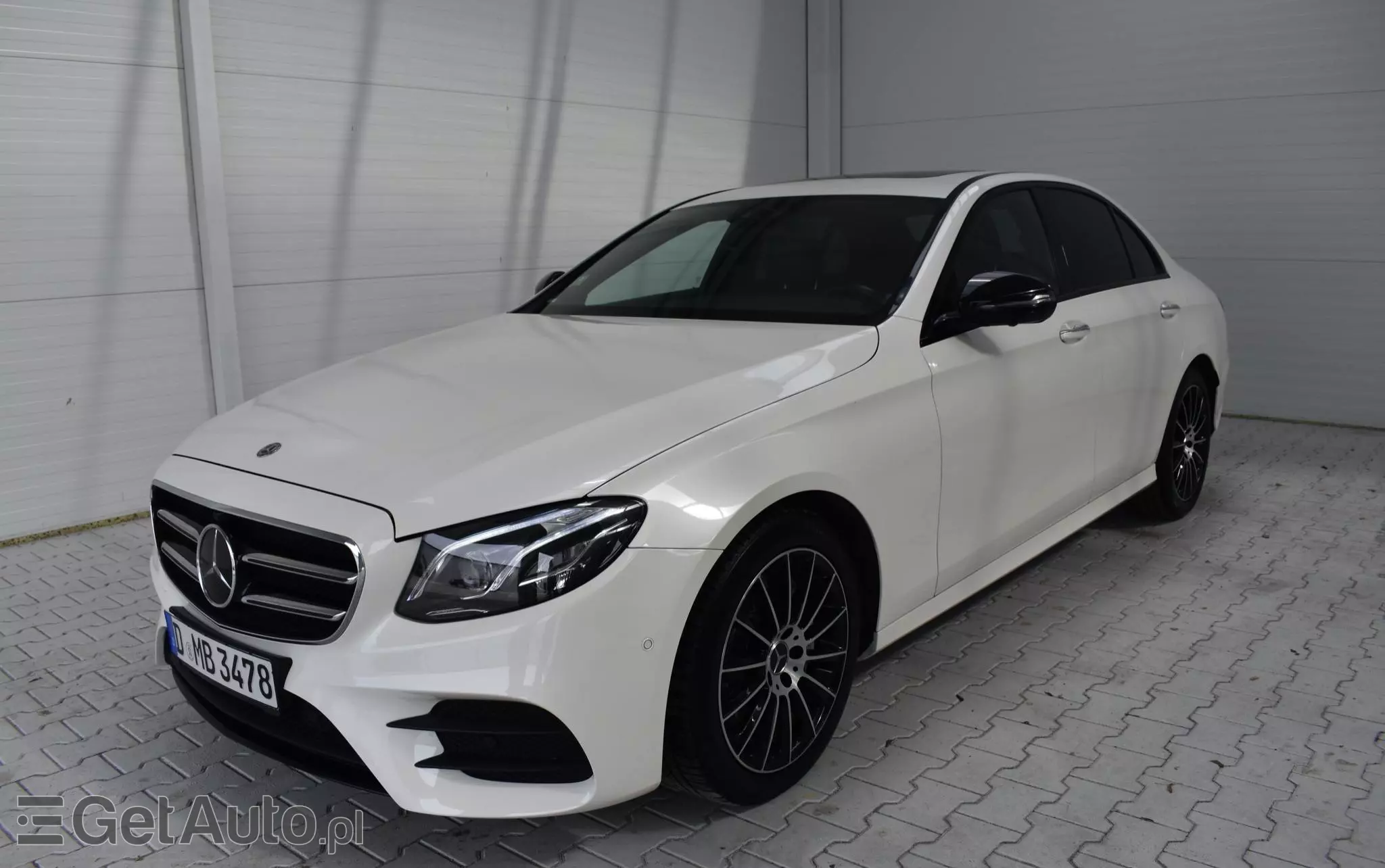 MERCEDES-BENZ Klasa E 220 d T 9G-TRONIC AMG Line