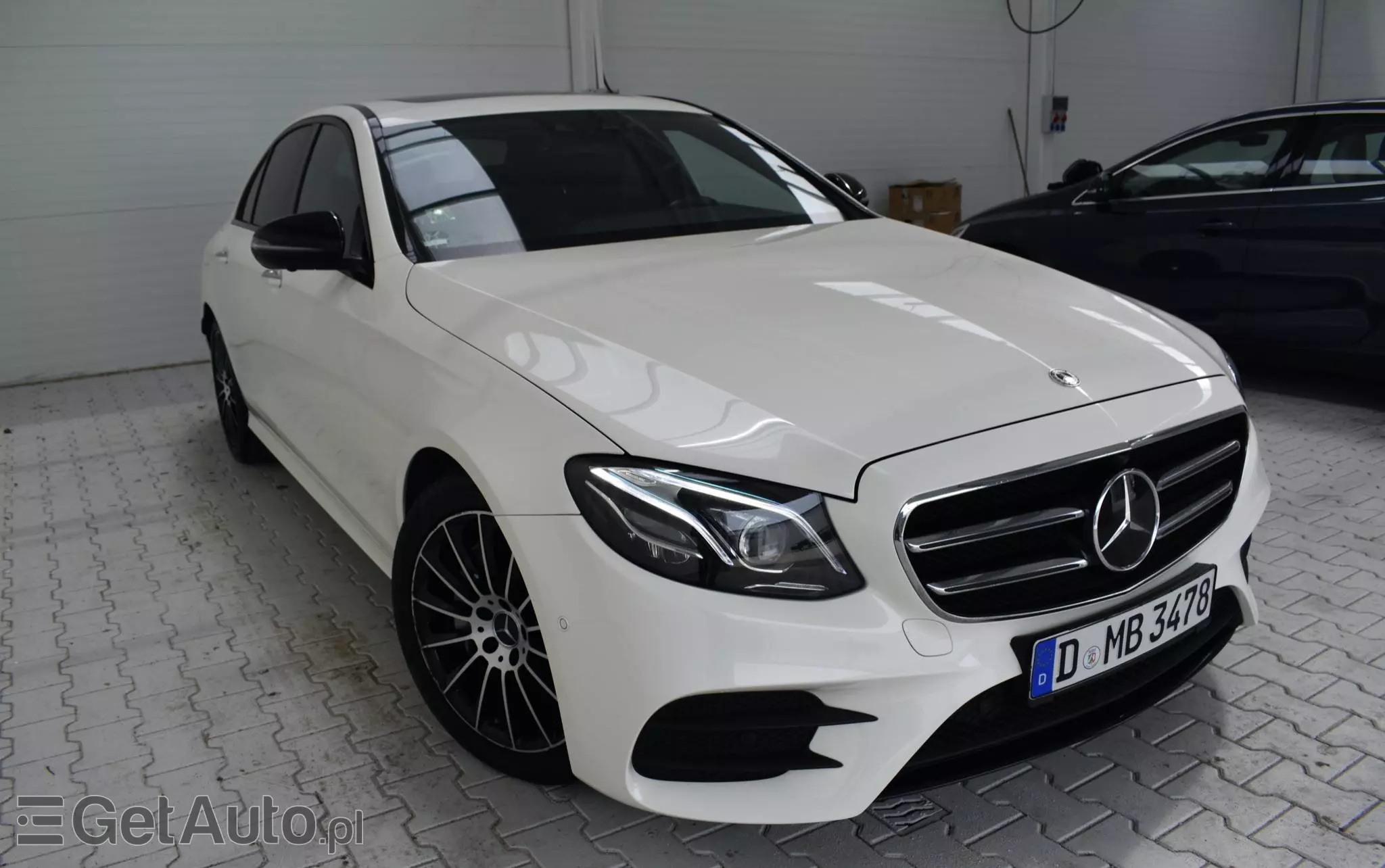 MERCEDES-BENZ Klasa E 220 d T 9G-TRONIC AMG Line