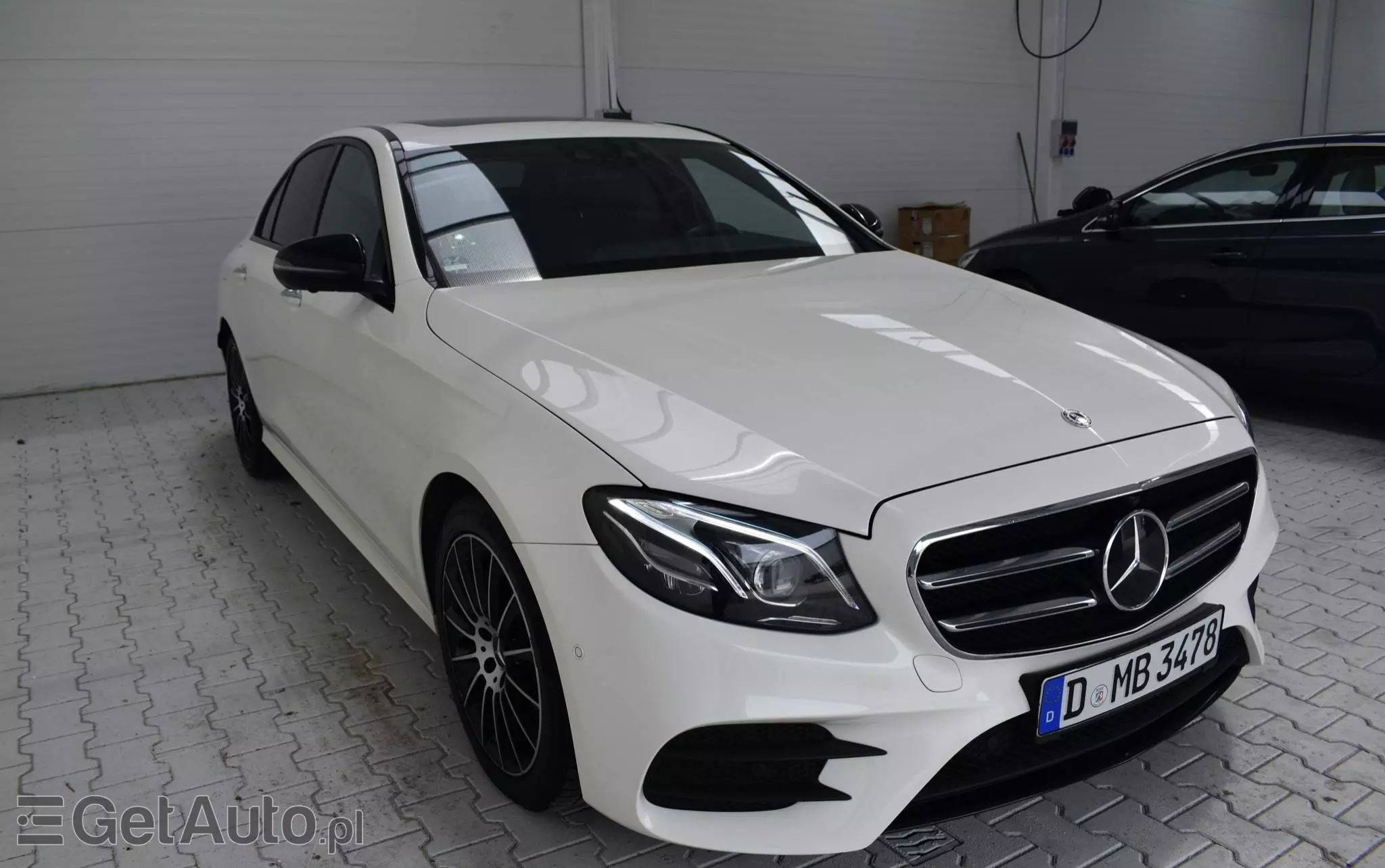 MERCEDES-BENZ Klasa E 220 d T 9G-TRONIC AMG Line