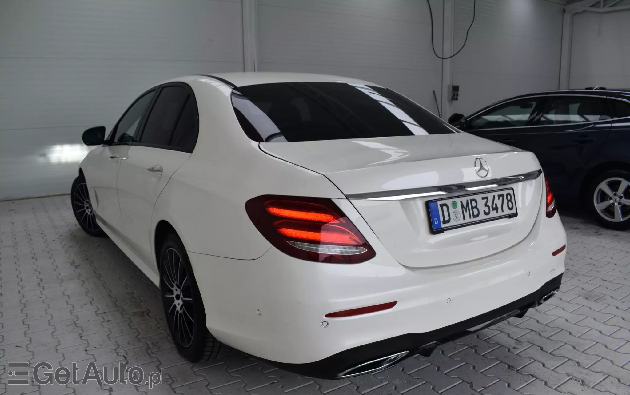 MERCEDES-BENZ Klasa E 220 d T 9G-TRONIC AMG Line