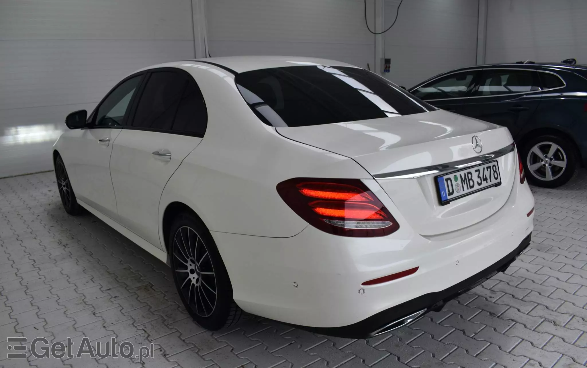 MERCEDES-BENZ Klasa E 220 d T 9G-TRONIC AMG Line