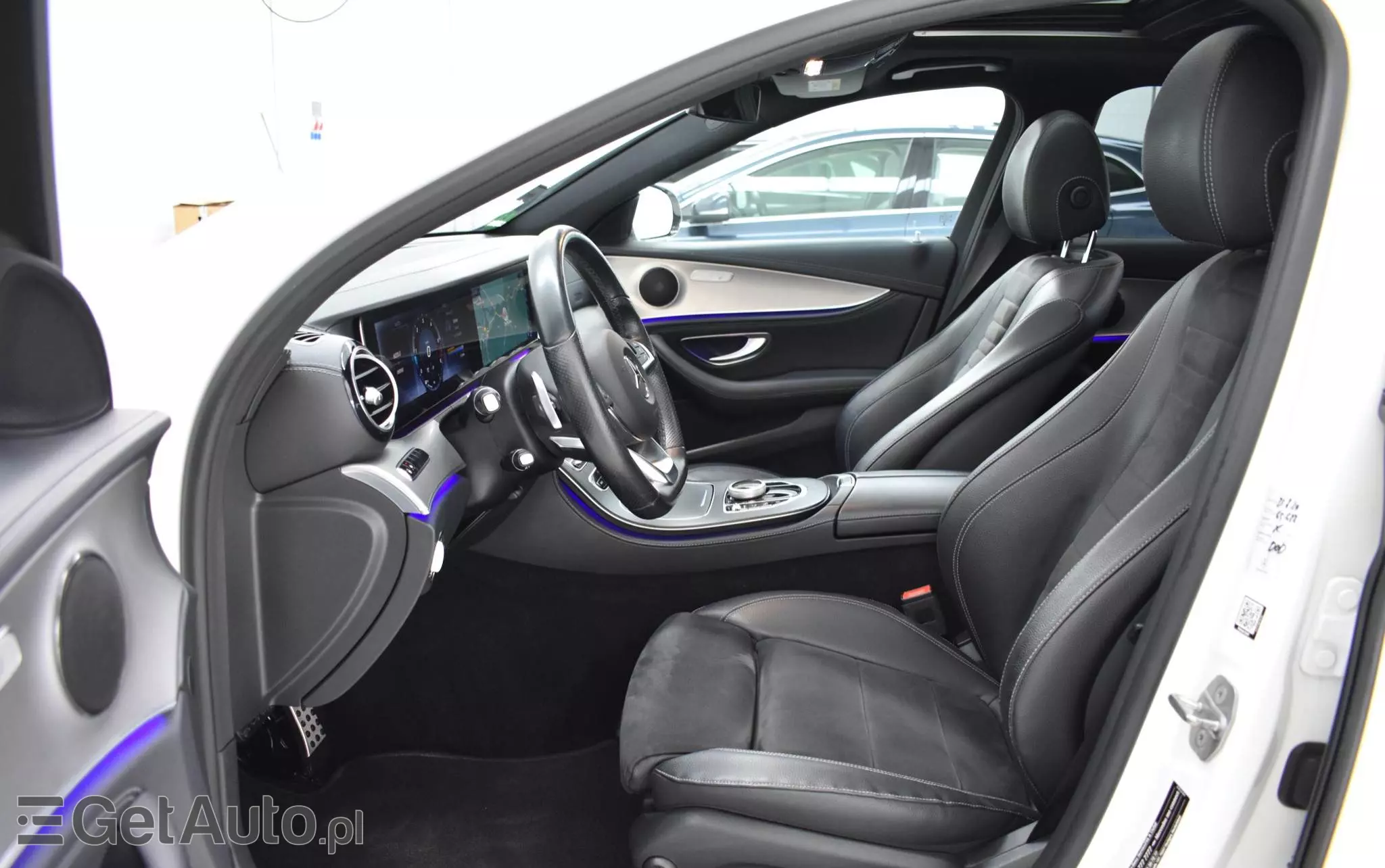 MERCEDES-BENZ Klasa E 220 d T 9G-TRONIC AMG Line