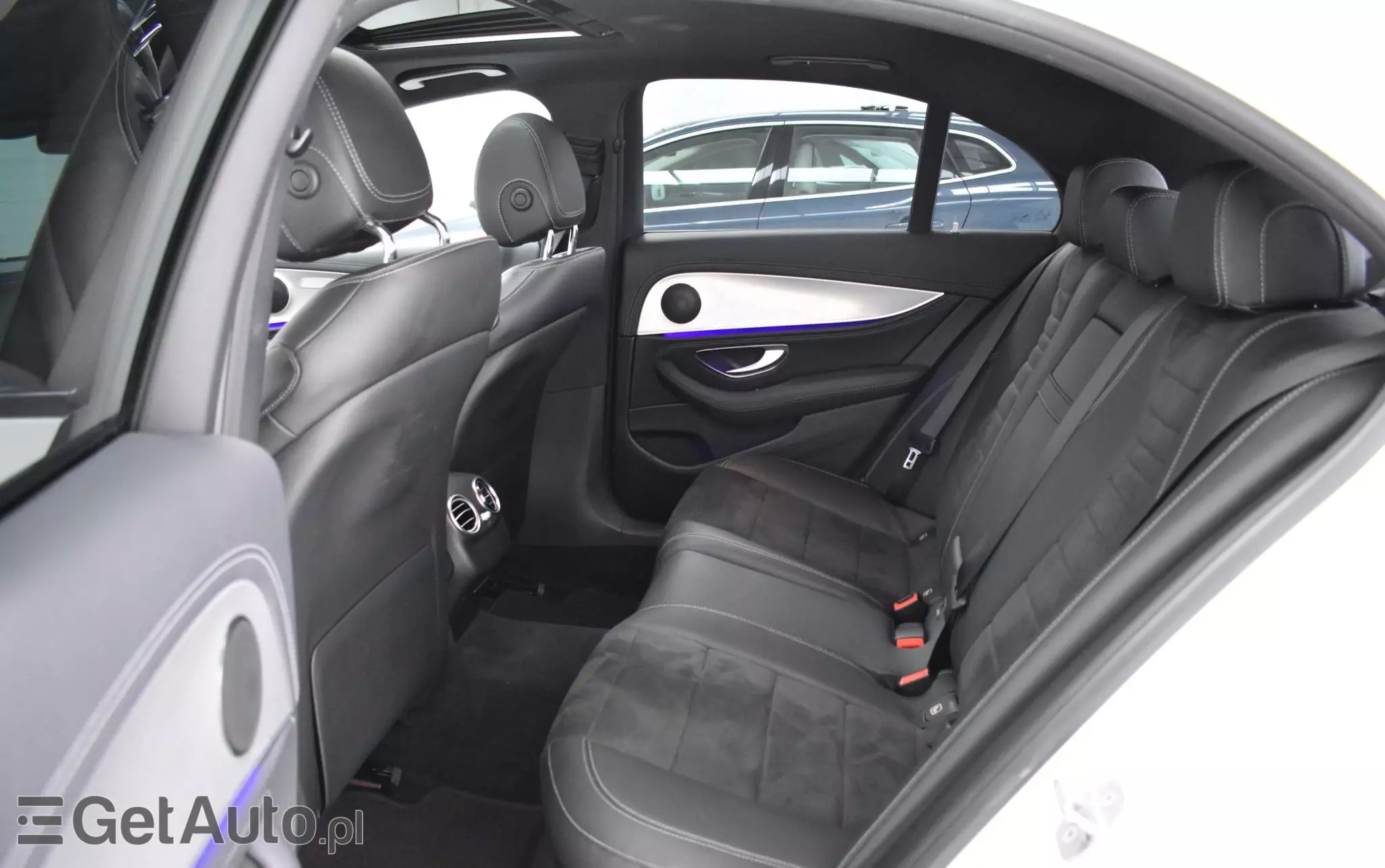 MERCEDES-BENZ Klasa E 220 d T 9G-TRONIC AMG Line