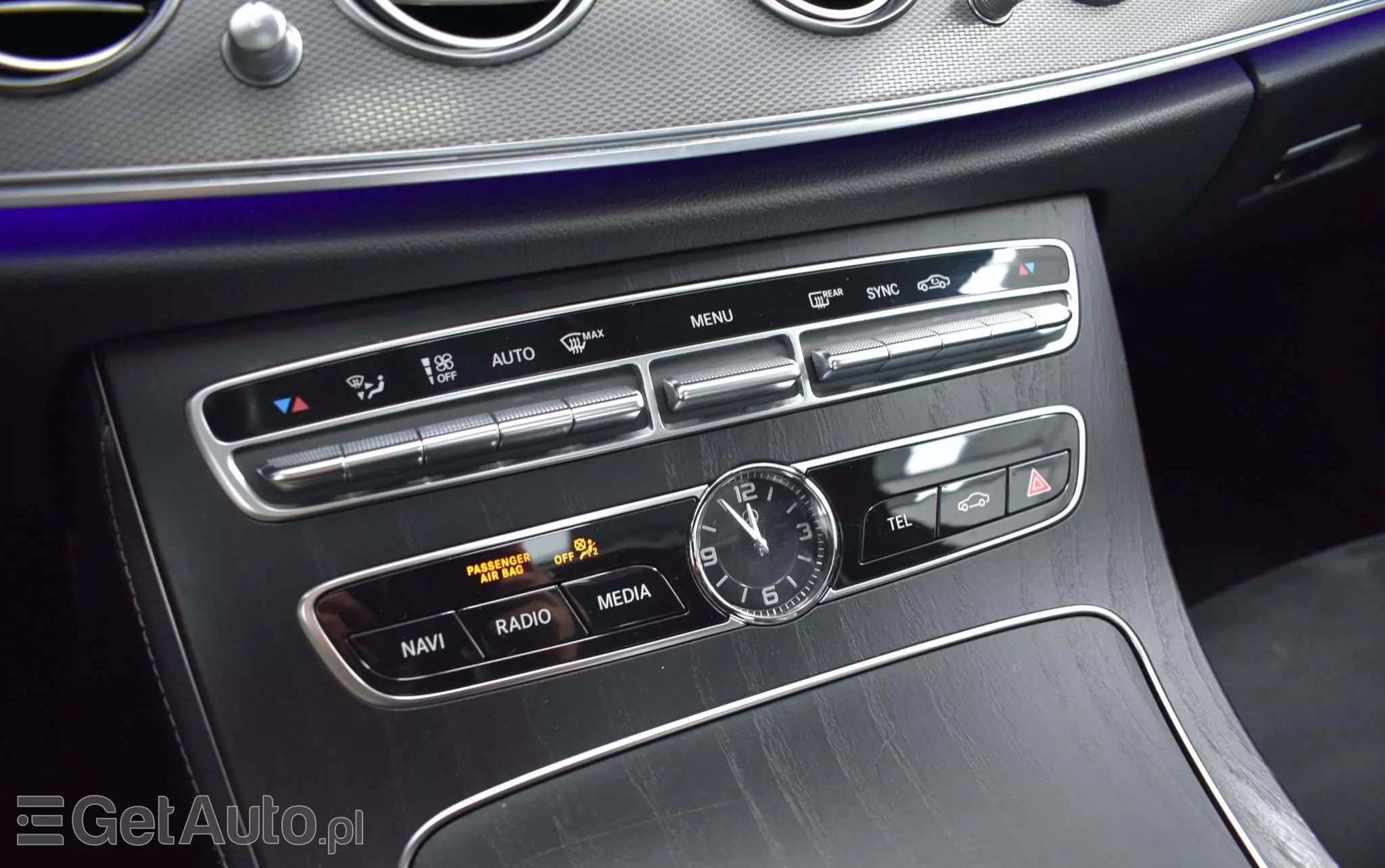 MERCEDES-BENZ Klasa E 220 d T 9G-TRONIC AMG Line