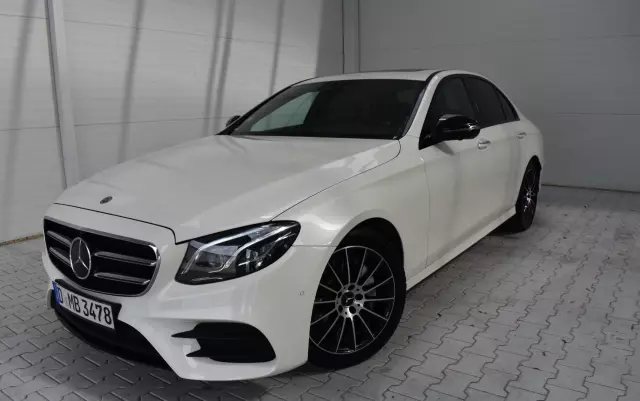 MERCEDES-BENZ Klasa E 220 d T 9G-TRONIC AMG Line