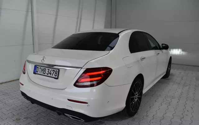 MERCEDES-BENZ Klasa E 220 d T 9G-TRONIC AMG Line