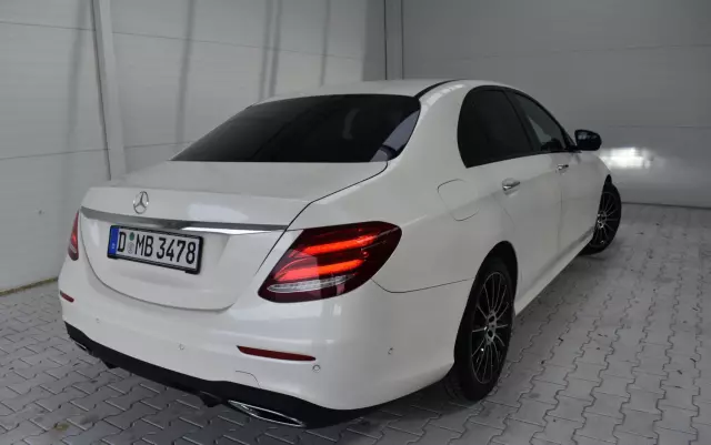 MERCEDES-BENZ Klasa E 220 d T 9G-TRONIC AMG Line