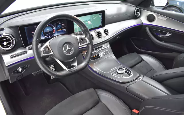 MERCEDES-BENZ Klasa E 220 d T 9G-TRONIC AMG Line