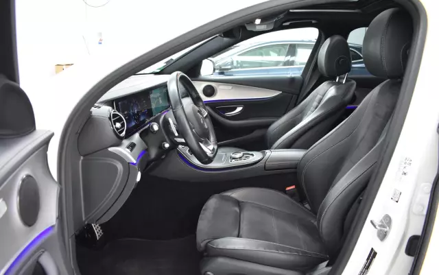 MERCEDES-BENZ Klasa E 220 d T 9G-TRONIC AMG Line