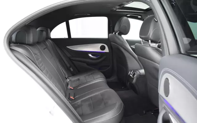 MERCEDES-BENZ Klasa E 220 d T 9G-TRONIC AMG Line