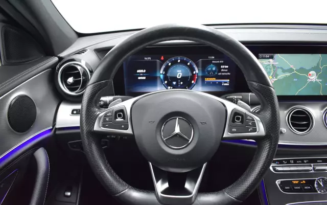 MERCEDES-BENZ Klasa E 220 d T 9G-TRONIC AMG Line