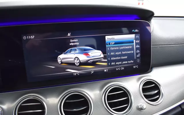 MERCEDES-BENZ Klasa E 220 d T 9G-TRONIC AMG Line