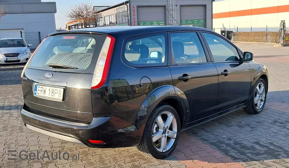 FORD Focus 1.6 16V Ambiente