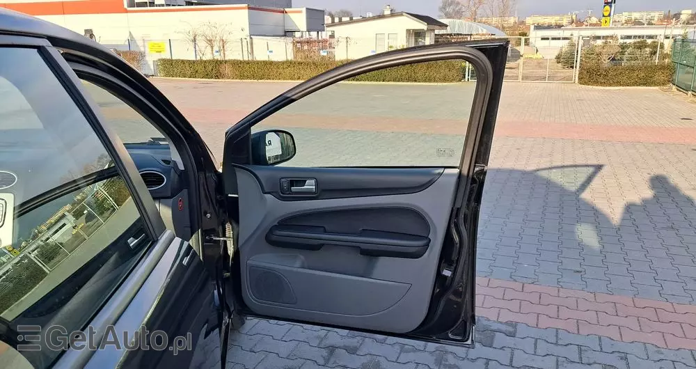FORD Focus 1.6 16V Ambiente