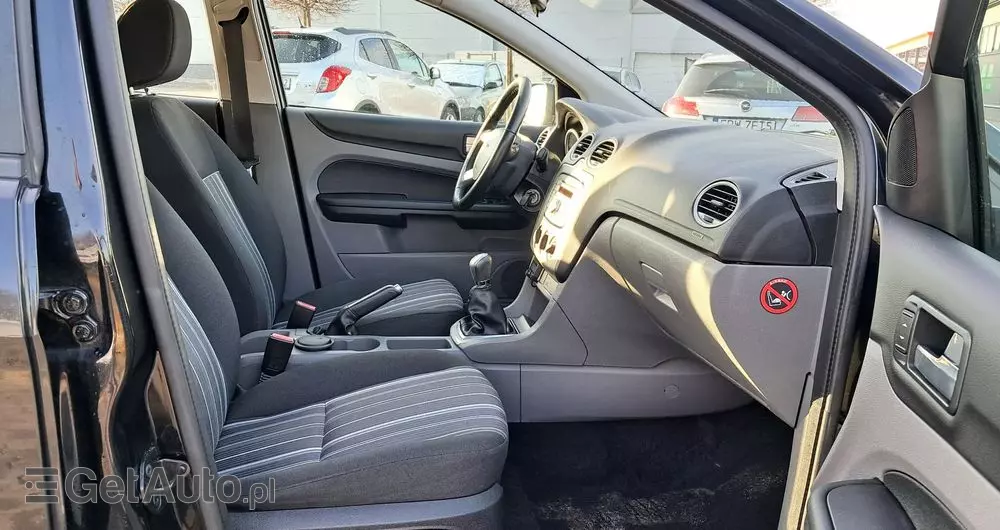 FORD Focus 1.6 16V Ambiente