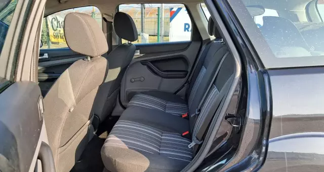 FORD Focus 1.6 16V Ambiente